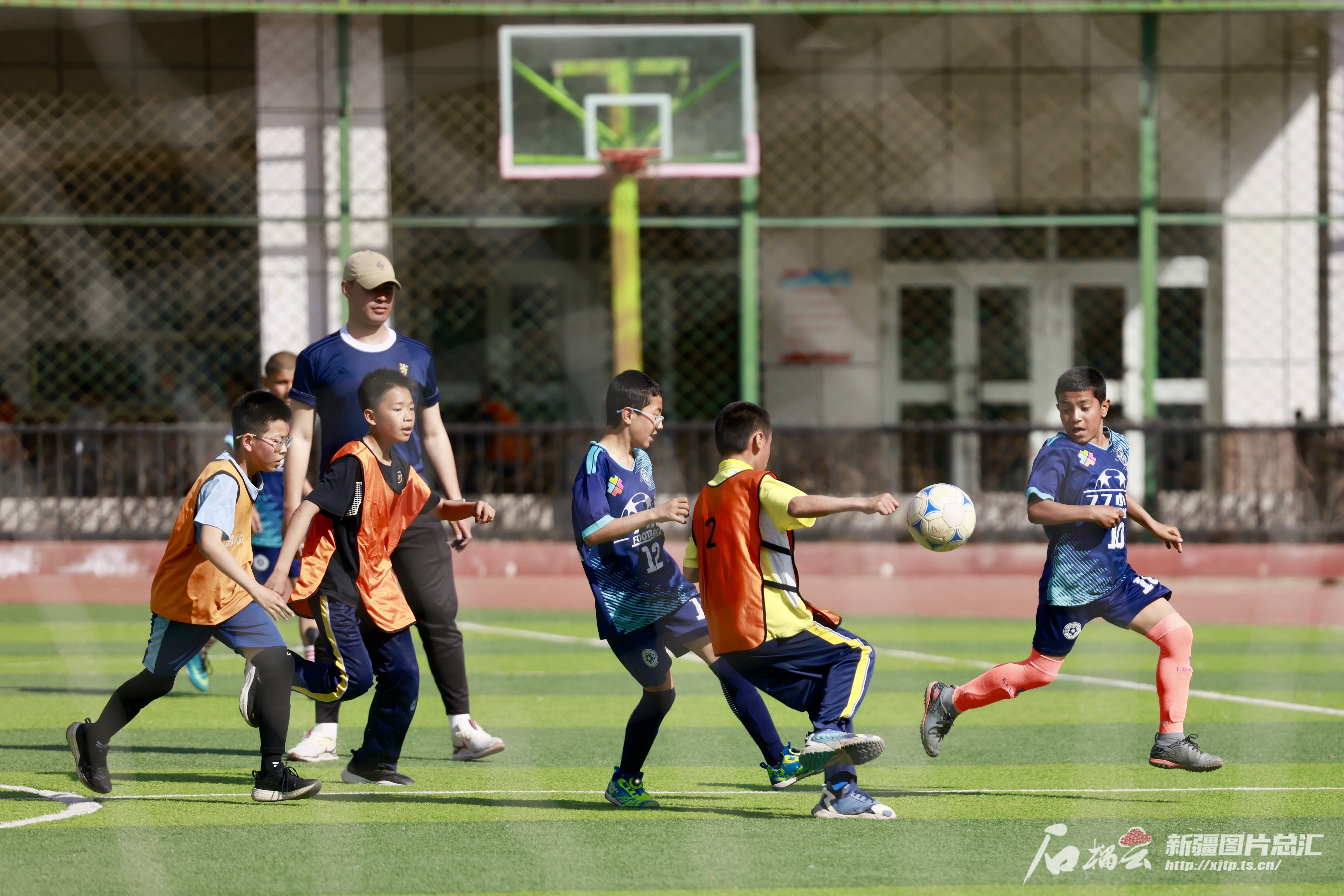 国内足球联赛赛程紧凑，球员体能飙升 